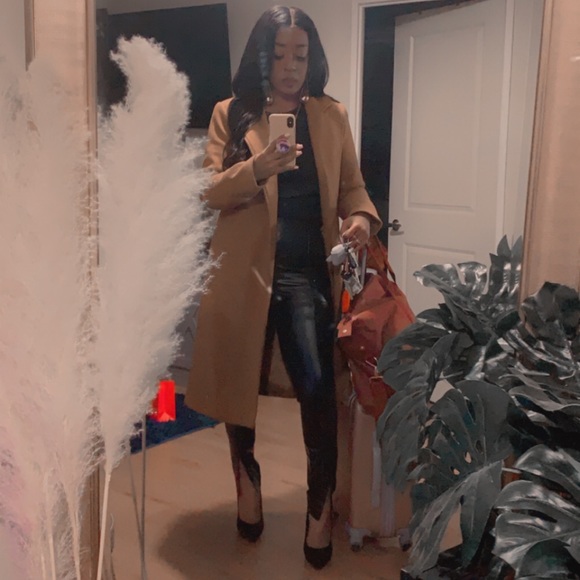 Meet your Posher, Latoya - Picture 2 of 2